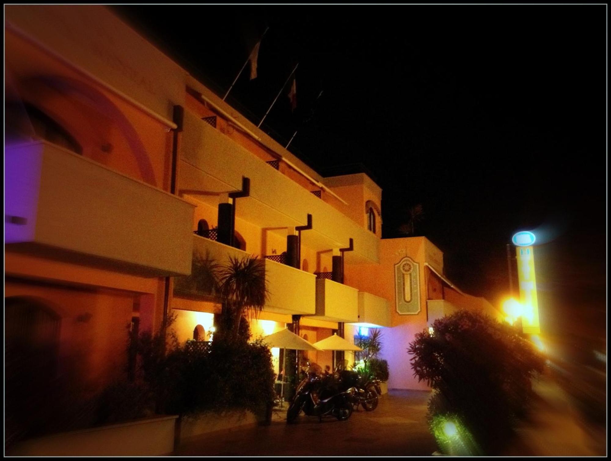 Hotel Mistral Marina di Campo Kültér fotó