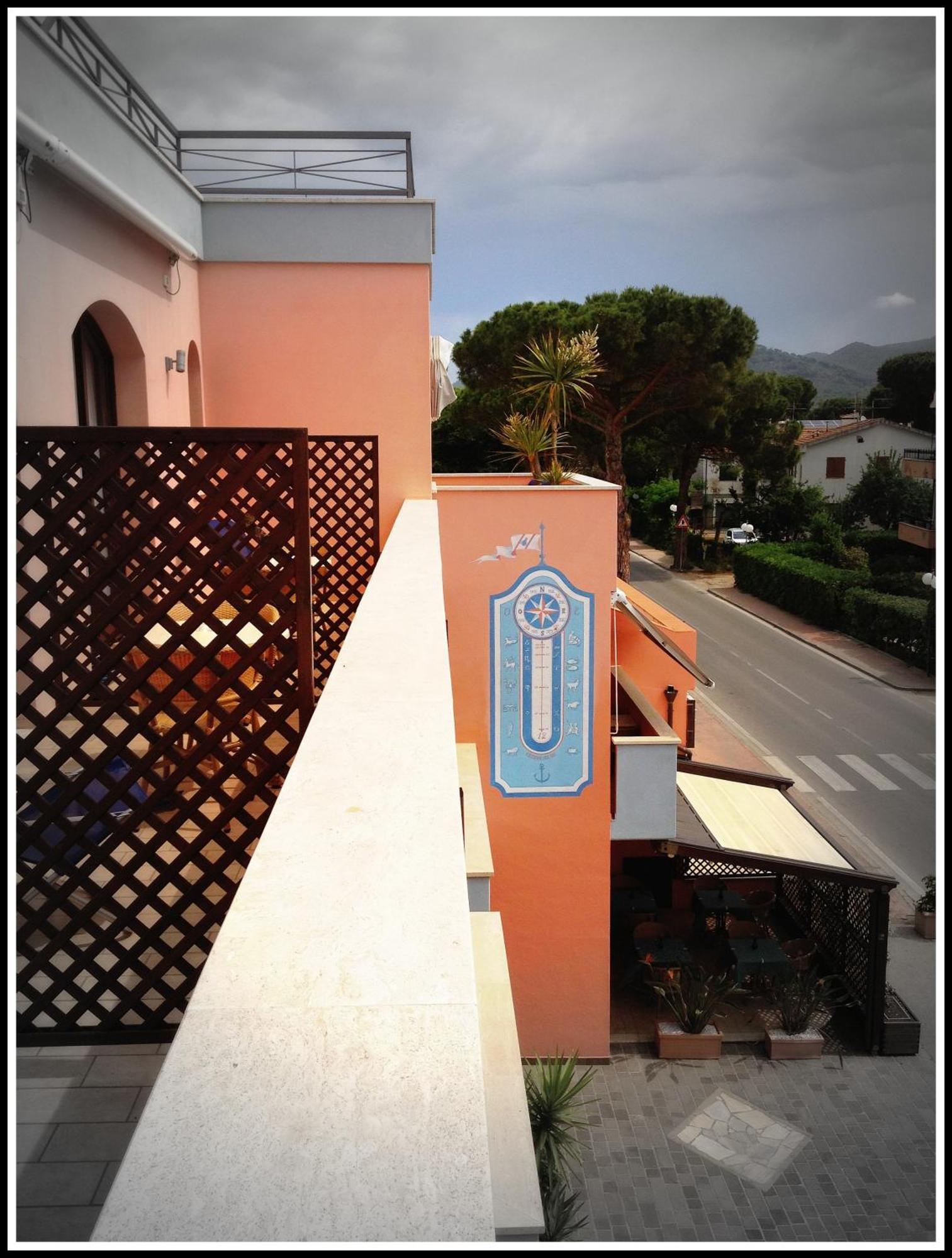 Hotel Mistral Marina di Campo Kültér fotó