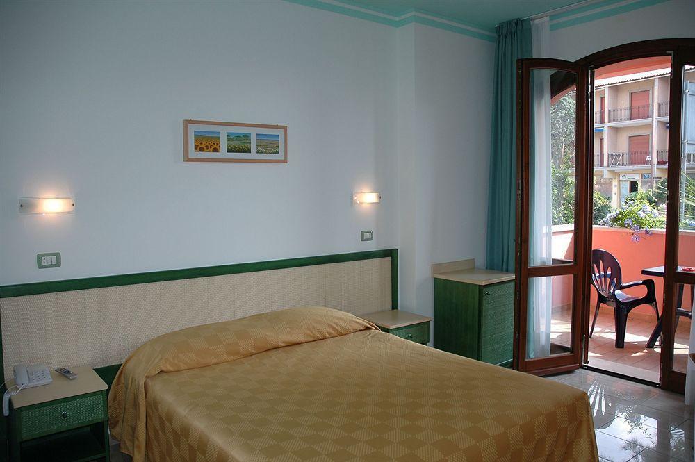 Hotel Mistral Marina di Campo Kültér fotó