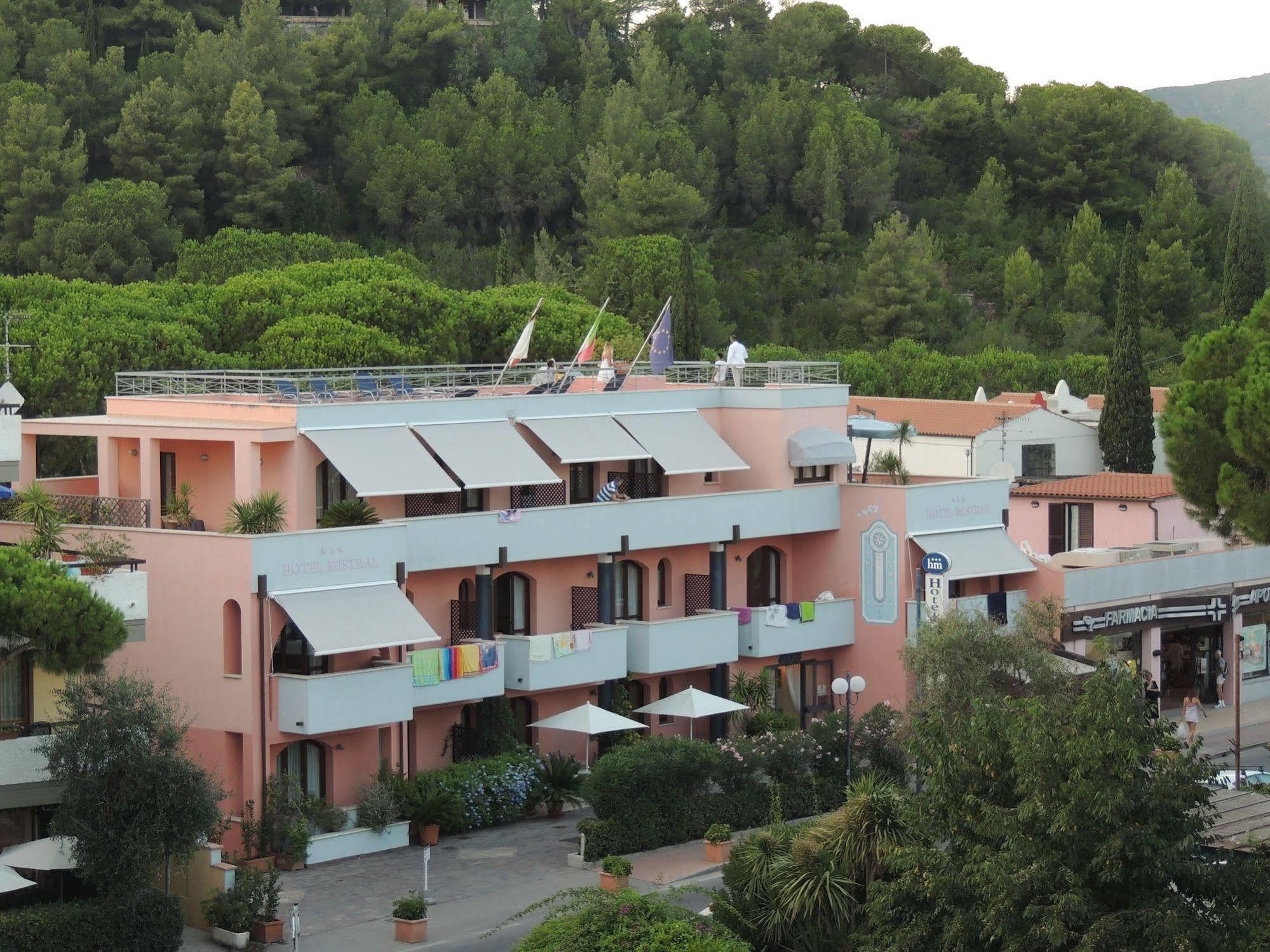 Hotel Mistral Marina di Campo Kültér fotó