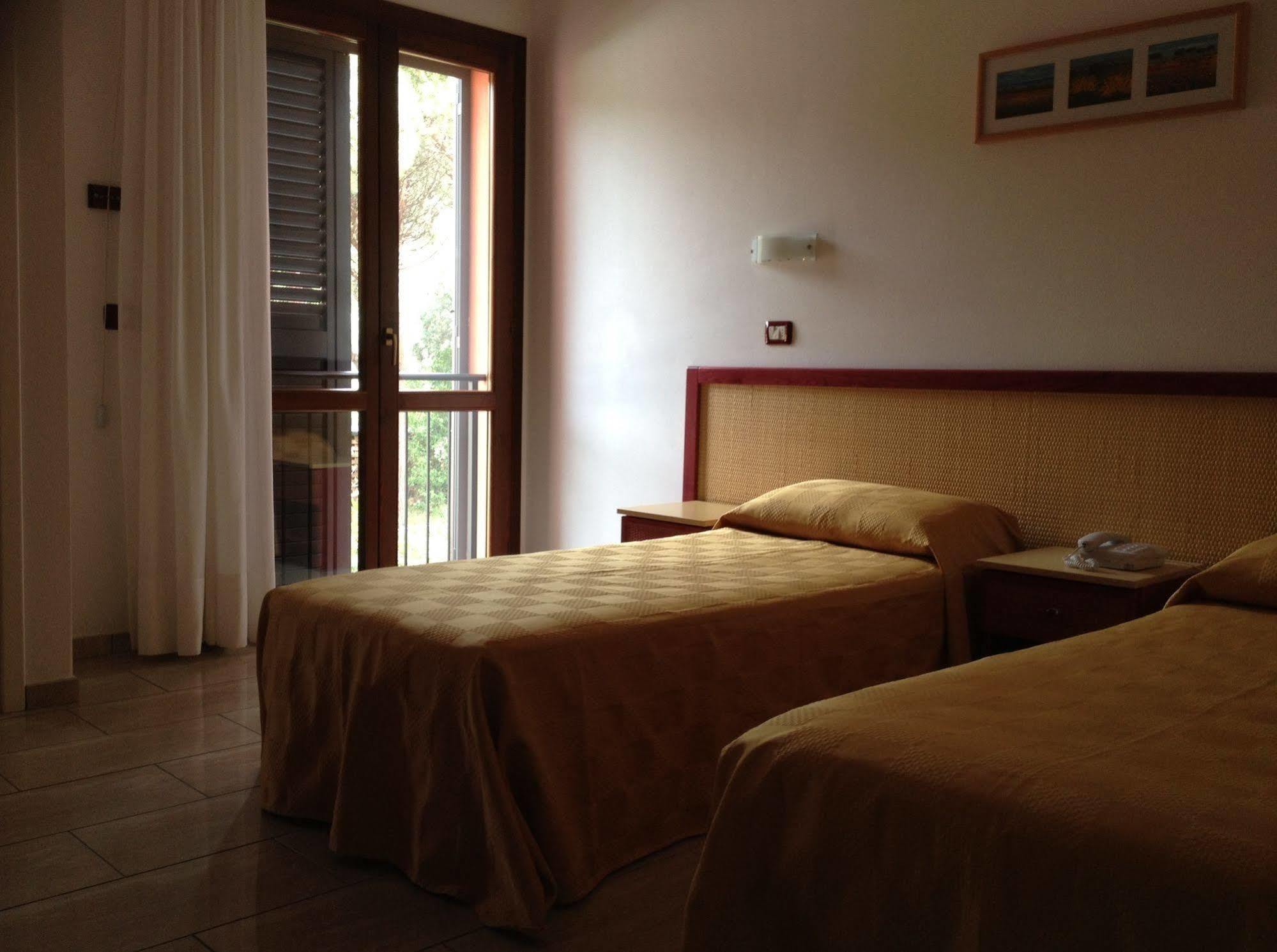 Hotel Mistral Marina di Campo Kültér fotó