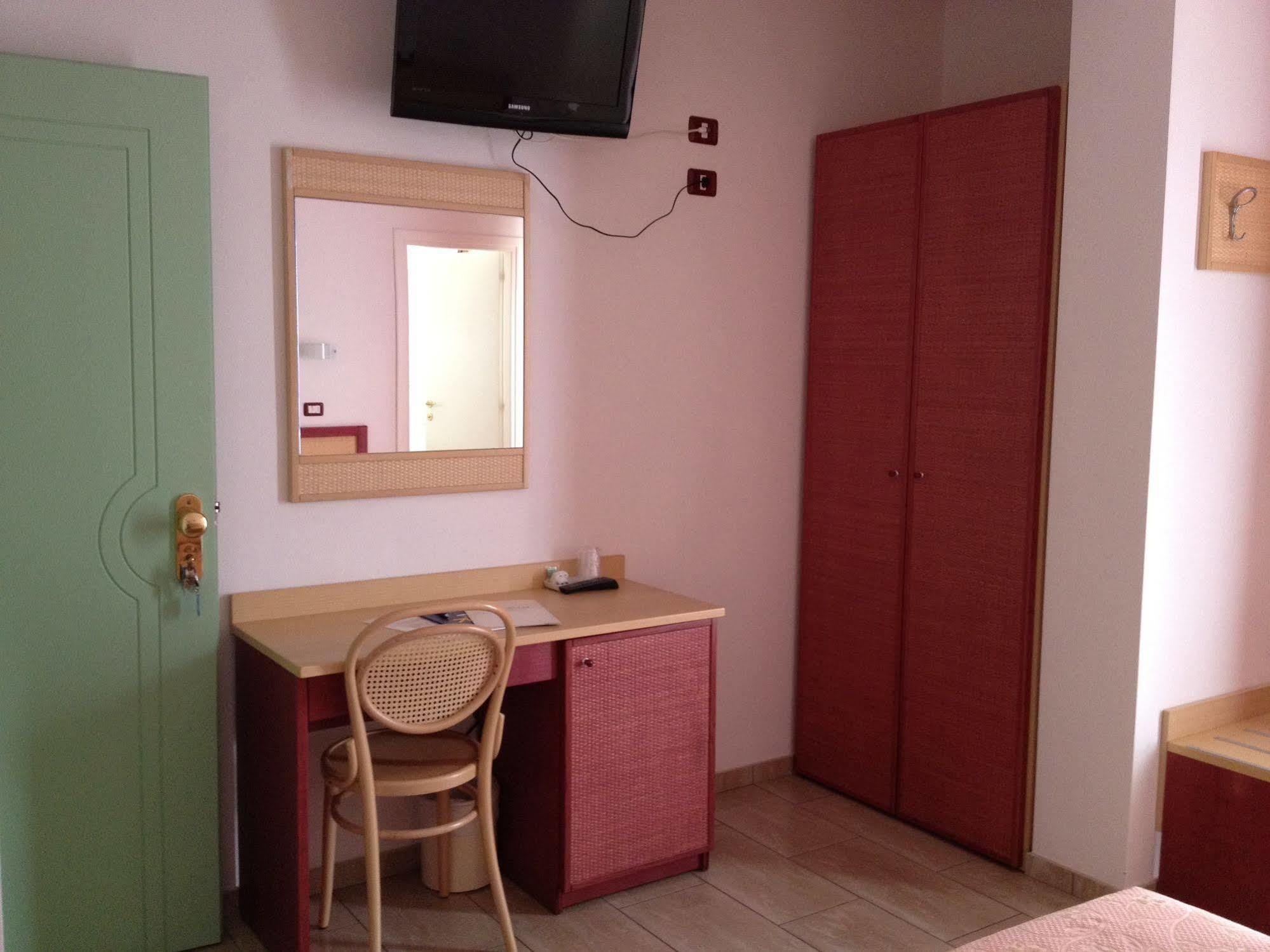 Hotel Mistral Marina di Campo Kültér fotó