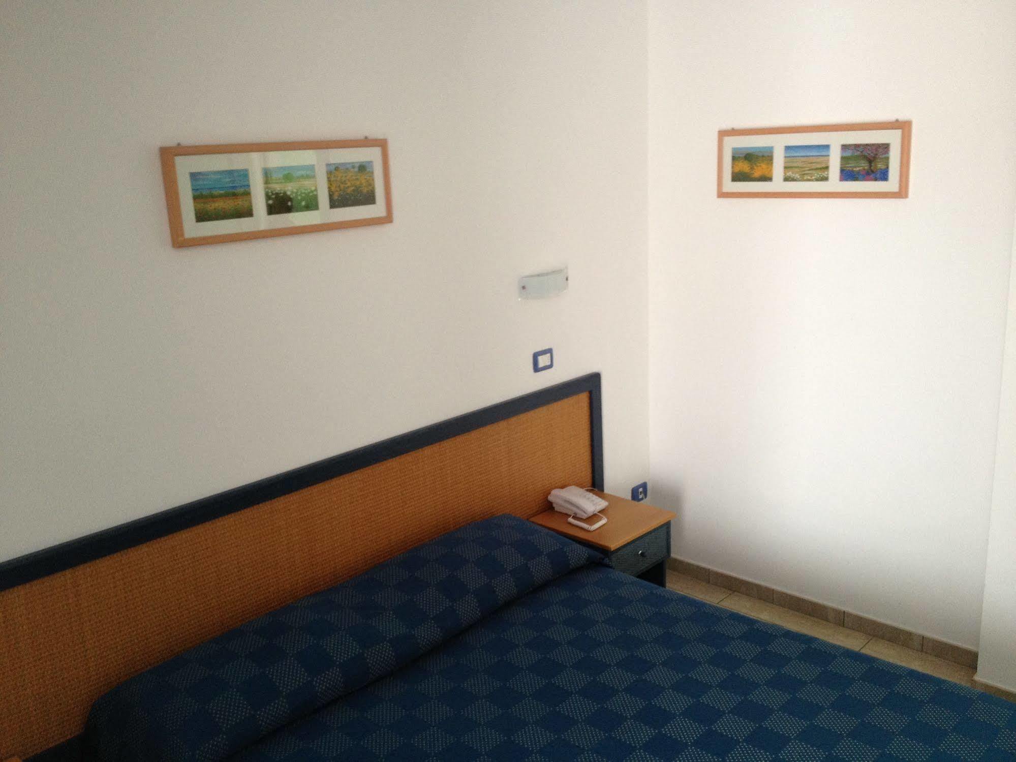 Hotel Mistral Marina di Campo Kültér fotó