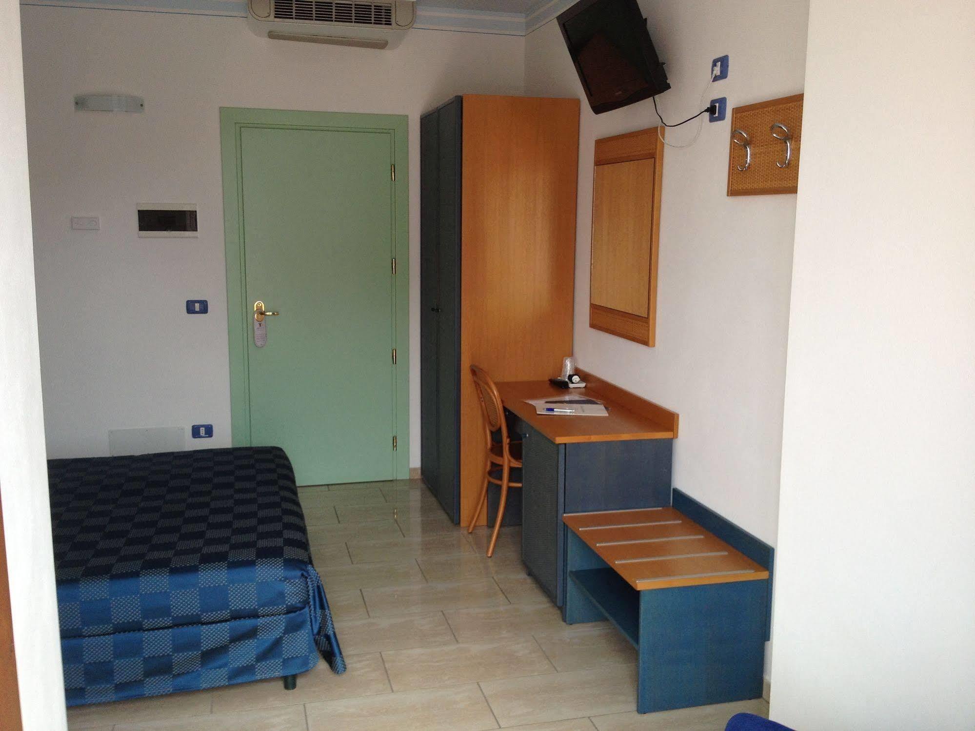 Hotel Mistral Marina di Campo Kültér fotó