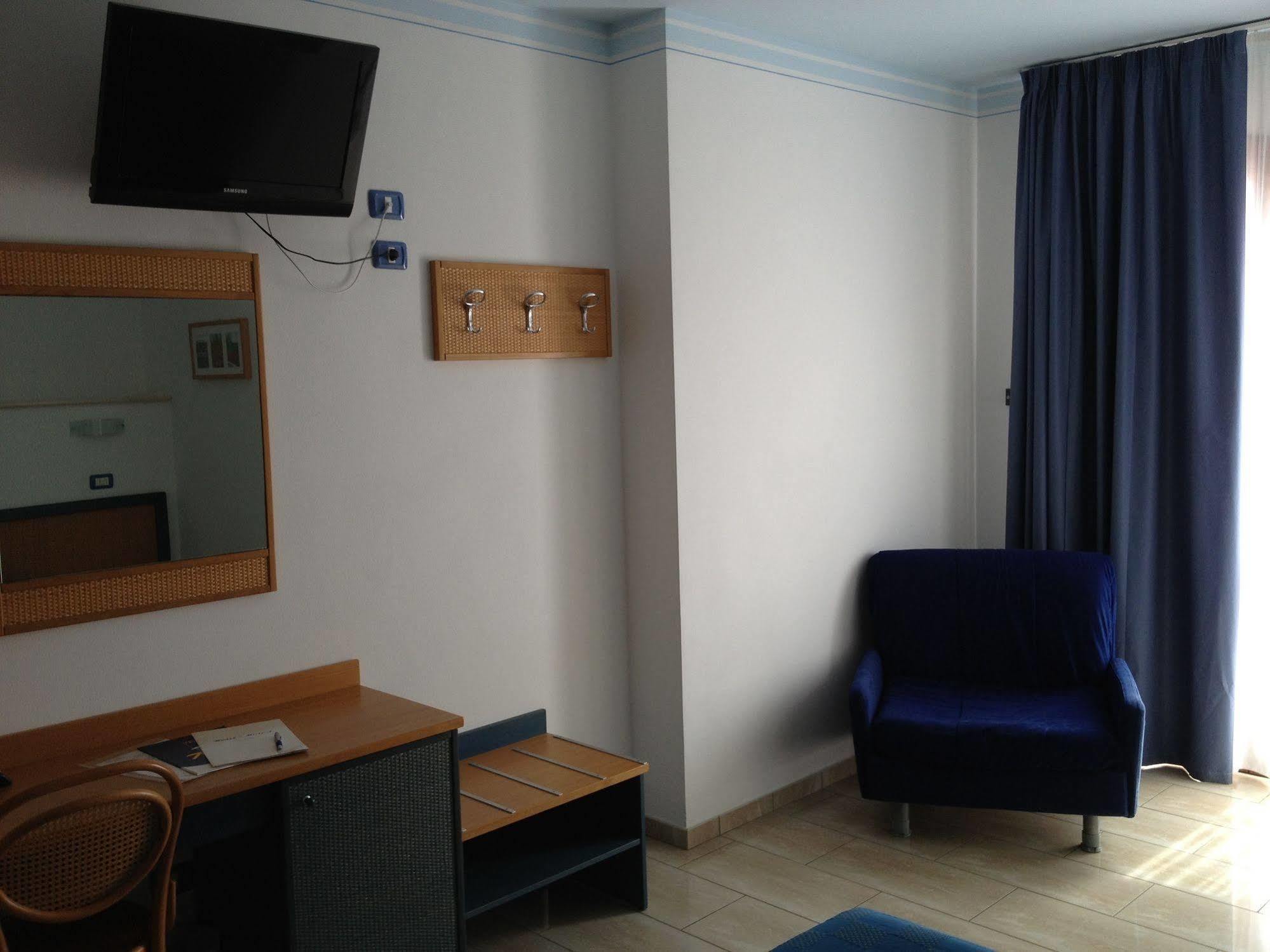 Hotel Mistral Marina di Campo Kültér fotó