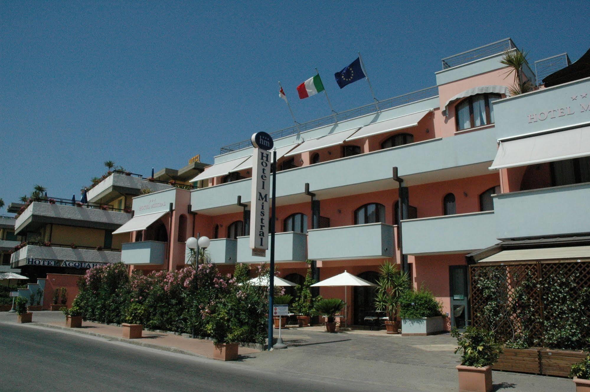 Hotel Mistral Marina di Campo Kültér fotó