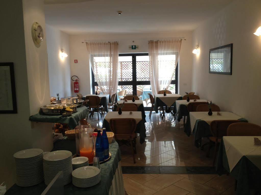 Hotel Mistral Marina di Campo Kültér fotó